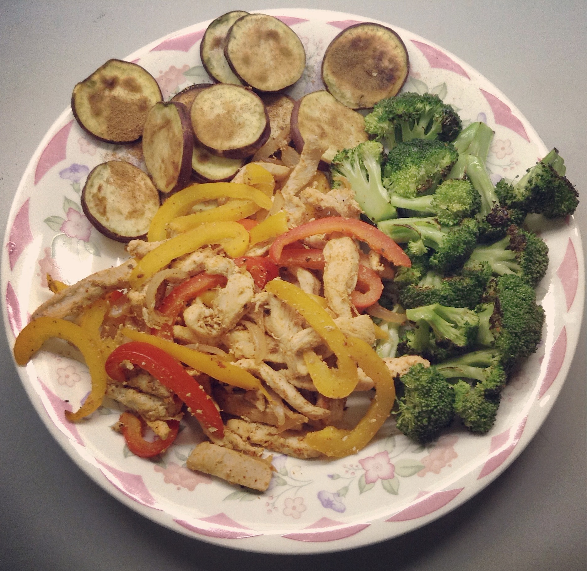 Fiesta Lime Chicken & Peppers with Sweet Potato Medallions & Brocolli 
